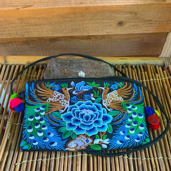 Boho Embroidered Flower Peruvian Crossbody Bag - Picture 3 of 9
